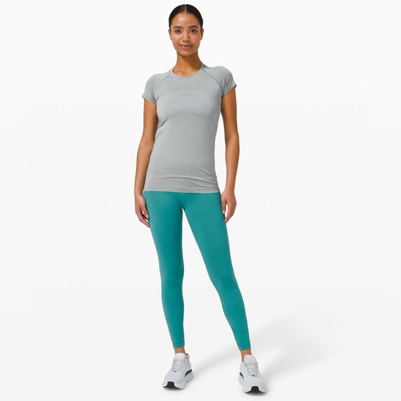 Lululemon Swiftly Tech Short Sleeve Shirt 2.0
Disconnect Rhino Grey / Vapor - Picture 11 of 11